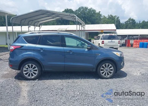 2018 Ford Escape Titanium из США, поврежденный, VIN 1FMCU0J9XJUC44694